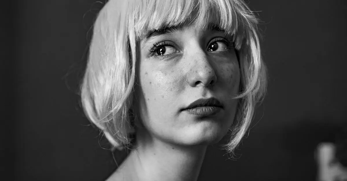 Come Selezionare la Frangia Perfetta per il tuo Viso