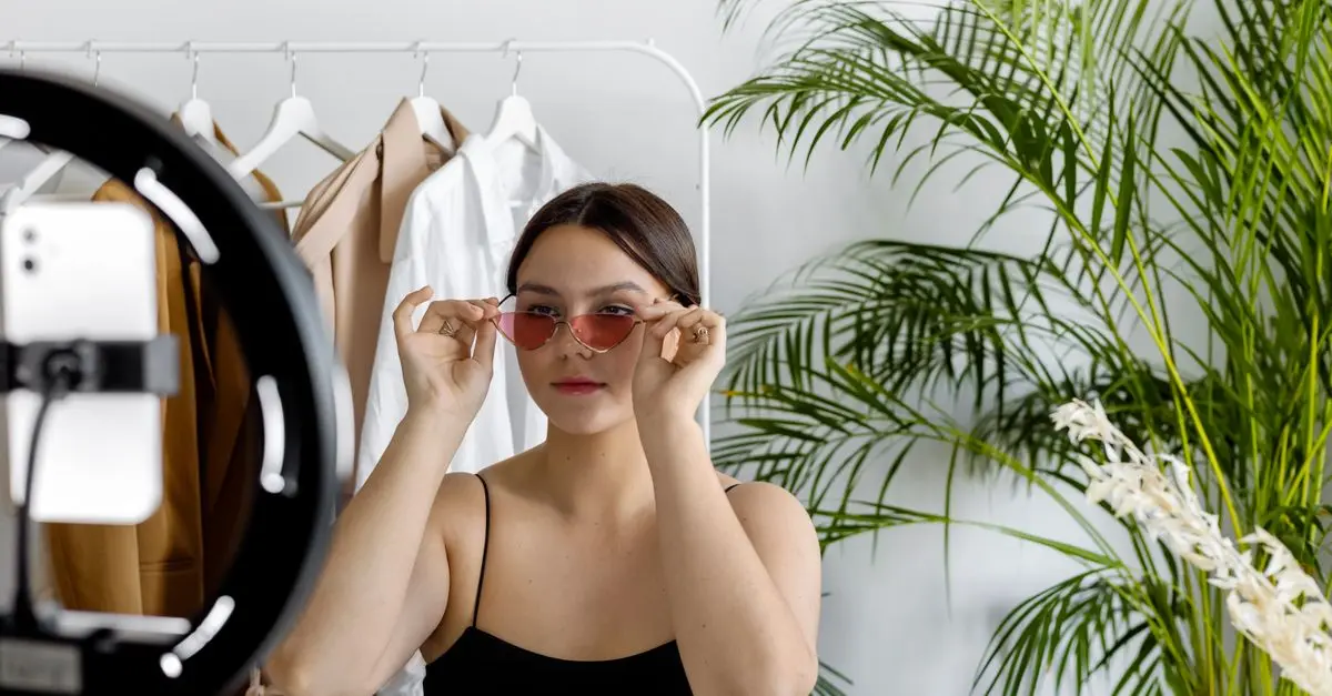 L'Influenza dei Social Media sulla Moda